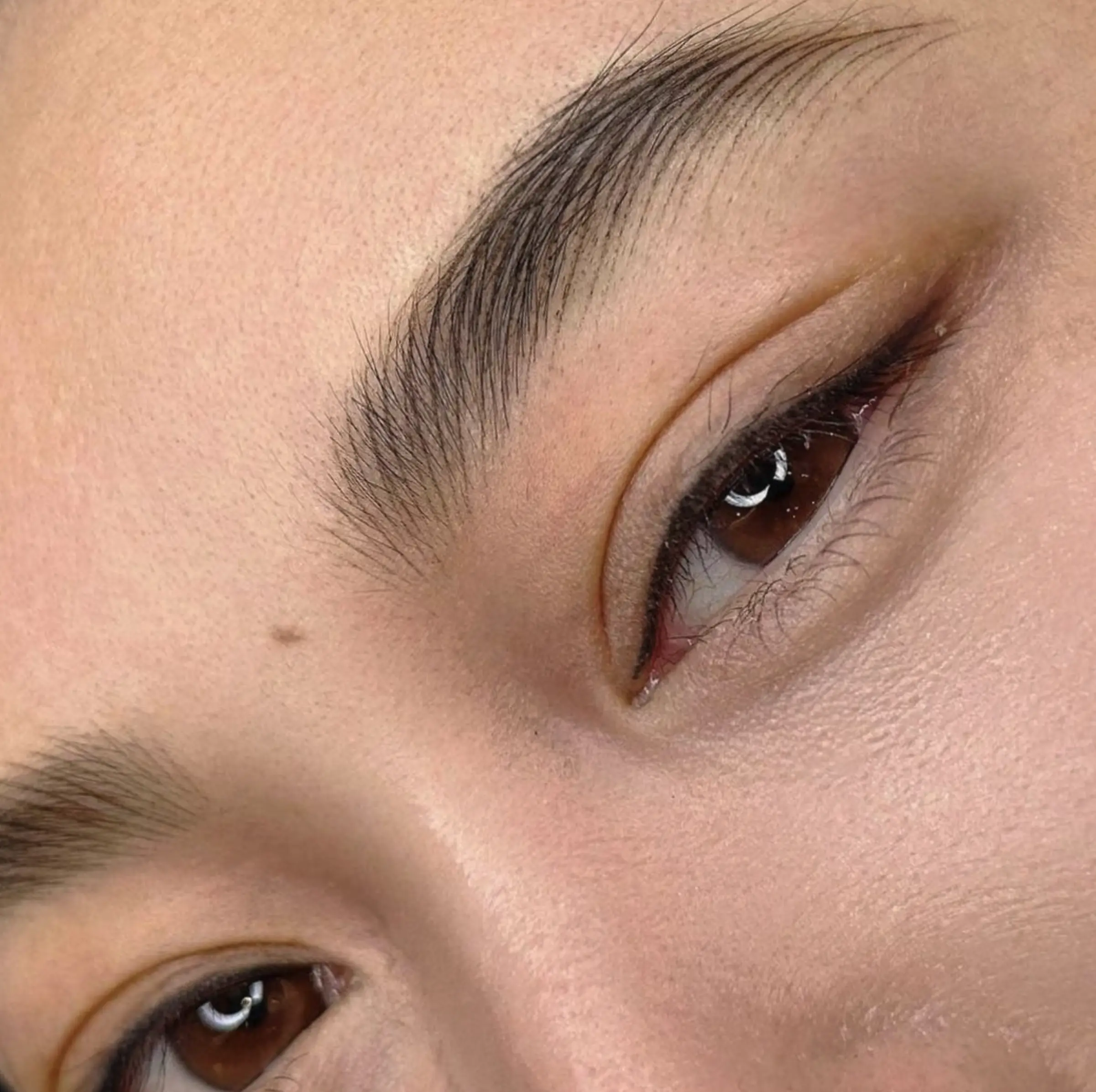 eyebrow tattooing
